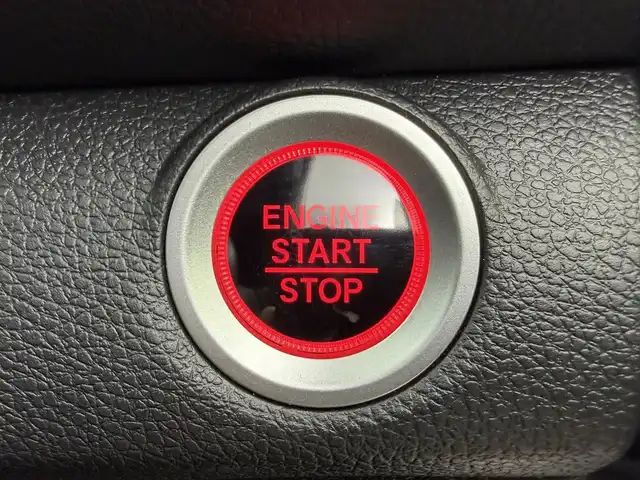 ホンダ シビック ハッチバック ホンダセンシング 愛知県 2021(令3)年 4.4万km プラチナホワイトパール 無限リアスポイラー/無限ドアミラー/Honda SENSING/衝突軽減ブレーキ/誤発進抑制機能/アダプティブクルーズコントロール/車線維持支援システム/バックカメラ/アジャイルハンドリングアシスト/電子制御パーキングブレーキ/オートブレーキホールド機能/マルチインフォメーションディスプレイ/純正7インチSDナビ/フルセグTV/DVD/CD/AM/FM/SD/USB/AUX/iPod/Bluetooth/本革巻きステアリング/ハーフレザーシート/シートヒーター/純正フロアマット/純正18インチアルミホイール/LEDヘッドライト/ETC2.0/前後ドライブレコーダー