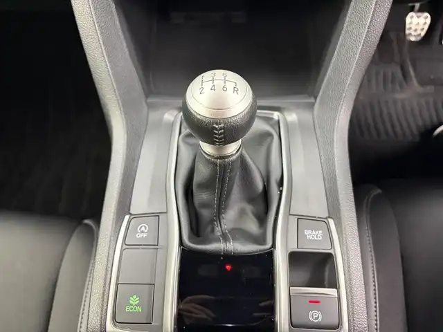 ホンダ シビック ハッチバック ホンダセンシング 愛知県 2021(令3)年 4.4万km プラチナホワイトパール 無限リアスポイラー/無限ドアミラー/Honda SENSING/衝突軽減ブレーキ/誤発進抑制機能/アダプティブクルーズコントロール/車線維持支援システム/バックカメラ/アジャイルハンドリングアシスト/電子制御パーキングブレーキ/オートブレーキホールド機能/マルチインフォメーションディスプレイ/純正7インチSDナビ/フルセグTV/DVD/CD/AM/FM/SD/USB/AUX/iPod/Bluetooth/本革巻きステアリング/ハーフレザーシート/シートヒーター/純正フロアマット/純正18インチアルミホイール/LEDヘッドライト/ETC2.0/前後ドライブレコーダー