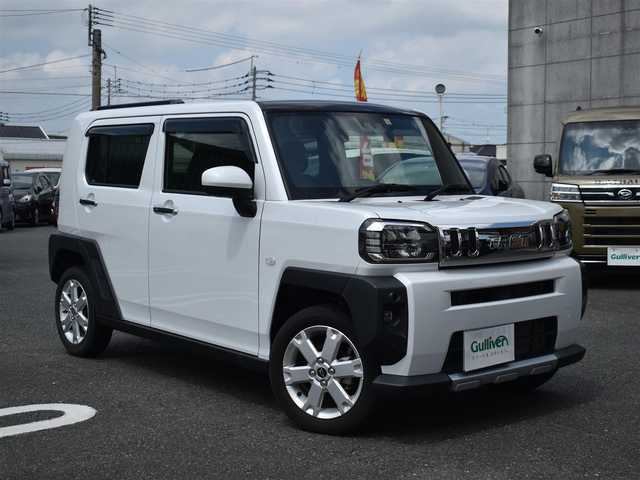 ダイハツ タフト G クロムベンチャー 福岡県 2022(令4)年 2.1万km シャイニングホワイトパール 社外8インチメモリーナビ/フルセグTV/CD/DVD/BT/バックカメラ/ドライブレコーダー/純正15インチアルミホイール/純正LEDヘッドライト/純正フロアマット/純正ドアバイザー/シートヒーター/ステアリングリモコン/プッシュスタート/スマートキー/ETC/新車時保証書/取扱説明書