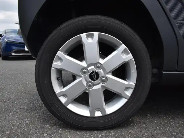 ダイハツ タフト G クロムベンチャー 福岡県 2022(令4)年 2.1万km シャイニングホワイトパール 社外8インチメモリーナビ/フルセグTV/CD/DVD/BT/バックカメラ/ドライブレコーダー/純正15インチアルミホイール/純正LEDヘッドライト/純正フロアマット/純正ドアバイザー/シートヒーター/ステアリングリモコン/プッシュスタート/スマートキー/ETC/新車時保証書/取扱説明書