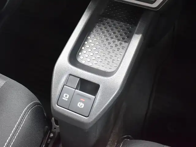 ダイハツ タフト G クロムベンチャー 福岡県 2022(令4)年 2.1万km シャイニングホワイトパール 社外8インチメモリーナビ/フルセグTV/CD/DVD/BT/バックカメラ/ドライブレコーダー/純正15インチアルミホイール/純正LEDヘッドライト/純正フロアマット/純正ドアバイザー/シートヒーター/ステアリングリモコン/プッシュスタート/スマートキー/ETC/新車時保証書/取扱説明書