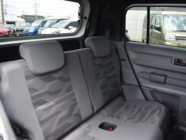 ダイハツ タフト G クロムベンチャー 福岡県 2022(令4)年 2.1万km シャイニングホワイトパール 社外8インチメモリーナビ/フルセグTV/CD/DVD/BT/バックカメラ/ドライブレコーダー/純正15インチアルミホイール/純正LEDヘッドライト/純正フロアマット/純正ドアバイザー/シートヒーター/ステアリングリモコン/プッシュスタート/スマートキー/ETC/新車時保証書/取扱説明書