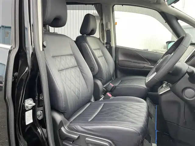 日産 セレナ e－パワー ハイウェイスター G 熊本県 2020(令2)年 5.2万km ダイヤモンドブラック 純正SDナビ/・AM/FM/CD/DVD/BT/・フルセグTV/アラウンドビューカメラ/・バックカメラ/プロパイロット/車線逸脱防止機能/ブラインドスポットモニター/ロードサインアシスト/衝突被害軽減システム/インテリジェントクルーズコントロール/前後コーナーセンサー/革巻きステアリング/・ステアリングリモコン/オートライト/・LEDライト/・フォグランプ/純正フリップダウンモニター/電動格納ミラー/・ウィンカーミラー/ビルトインETC/前後ドライブレコーダー（DJ4-D）/純正エアロパーツ/・フロント/サイド/リア/ドアバイザー/電動サイドブレーキ/・オートブレーキホールド/純正フロアマット/純正アルミホイール/nanoe/インテリキー/・スペアキー