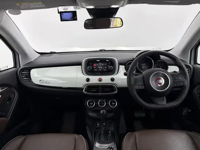 フィアット ５００Ｘ ポップスタープラス 愛知県 2015(平27)年 6.2万km パール オーディオ　/バックカメラ　/クルコン　/パドルシフト　/茶革シート　/パワーシート　/シートヒーター　/電子パーキング　/ＵＳＢ　/ＡＵＸ　/ＥＴＣ　/ドラレコ　/スマートキー　/プッシュスタート　/LEDライト/フォグ /スペアキー/フロアマット