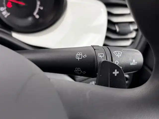 フィアット ５００Ｘ ポップスタープラス 愛知県 2015(平27)年 6.2万km パール オーディオ　/バックカメラ　/クルコン　/パドルシフト　/茶革シート　/パワーシート　/シートヒーター　/電子パーキング　/ＵＳＢ　/ＡＵＸ　/ＥＴＣ　/ドラレコ　/スマートキー　/プッシュスタート　/LEDライト/フォグ /スペアキー/フロアマット