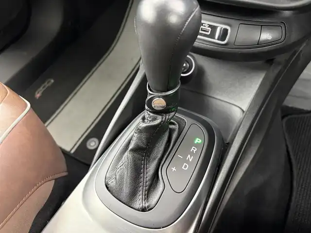 フィアット ５００Ｘ ポップスタープラス 愛知県 2015(平27)年 6.2万km パール オーディオ　/バックカメラ　/クルコン　/パドルシフト　/茶革シート　/パワーシート　/シートヒーター　/電子パーキング　/ＵＳＢ　/ＡＵＸ　/ＥＴＣ　/ドラレコ　/スマートキー　/プッシュスタート　/LEDライト/フォグ /スペアキー/フロアマット