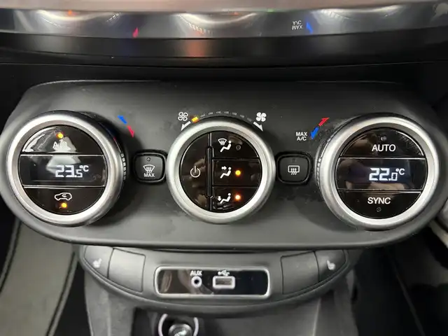 フィアット ５００Ｘ ポップスタープラス 愛知県 2015(平27)年 6.2万km パール オーディオ　/バックカメラ　/クルコン　/パドルシフト　/茶革シート　/パワーシート　/シートヒーター　/電子パーキング　/ＵＳＢ　/ＡＵＸ　/ＥＴＣ　/ドラレコ　/スマートキー　/プッシュスタート　/LEDライト/フォグ /スペアキー/フロアマット