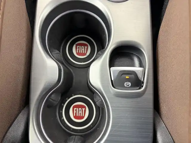 フィアット ５００Ｘ ポップスタープラス 愛知県 2015(平27)年 6.2万km パール オーディオ　/バックカメラ　/クルコン　/パドルシフト　/茶革シート　/パワーシート　/シートヒーター　/電子パーキング　/ＵＳＢ　/ＡＵＸ　/ＥＴＣ　/ドラレコ　/スマートキー　/プッシュスタート　/LEDライト/フォグ /スペアキー/フロアマット