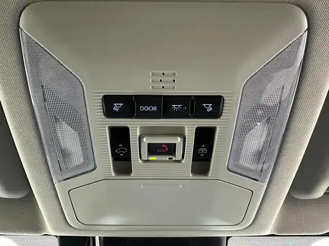 トヨタ ＲＡＶ４ アドベンチャー 兵庫県 2022(令4)年 3.2万km アティチュードブラックマイカ ・純正ディスプレイオーディオ/・純正メモリナビ/・ＪＡＯＳスポイラー/・バックカメラ/・ビルドインＥＴＣ２．０/・ドラレコ内臓デジタルインナーミラー/・スライディングガラスルーフ/・４ＷＤ/・ＬＥＤヘッドライト/・ＬＥＤフォグランプ/・オートライト/・オートハイビーム/・前後コーナーセンサー/・衝突軽減ブレーキ/・レーンキープアシスト/・追従クルーズコントロール/・ブラインドスポットモニター/・ステアリングヒーター/・シートヒーターD/N/・エアシートD/N/・レザーシート/・パワーシートD席のみ/・純正フロアマット/・純正19インチアルミホイール/・スマートキー/・スペアキー1本