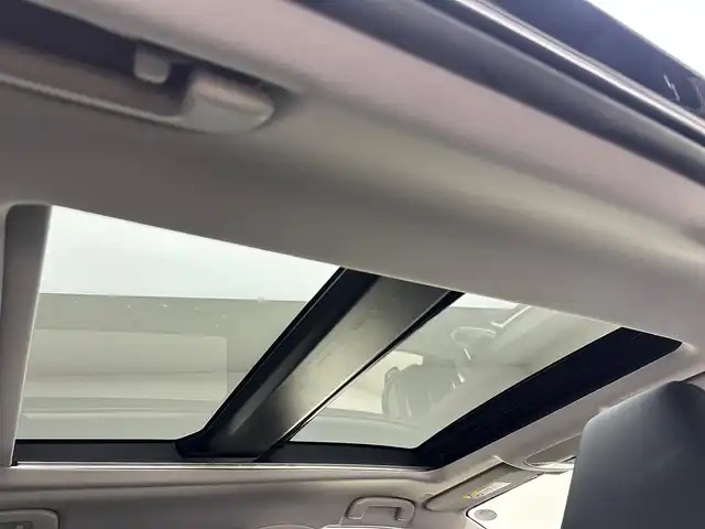 トヨタ ＲＡＶ４ アドベンチャー 兵庫県 2022(令4)年 3.2万km アティチュードブラックマイカ ・純正ディスプレイオーディオ/・純正メモリナビ/・ＪＡＯＳスポイラー/・バックカメラ/・ビルドインＥＴＣ２．０/・ドラレコ内臓デジタルインナーミラー/・スライディングガラスルーフ/・４ＷＤ/・ＬＥＤヘッドライト/・ＬＥＤフォグランプ/・オートライト/・オートハイビーム/・前後コーナーセンサー/・衝突軽減ブレーキ/・レーンキープアシスト/・追従クルーズコントロール/・ブラインドスポットモニター/・ステアリングヒーター/・シートヒーターD/N/・エアシートD/N/・レザーシート/・パワーシートD席のみ/・純正フロアマット/・純正19インチアルミホイール/・スマートキー/・スペアキー1本