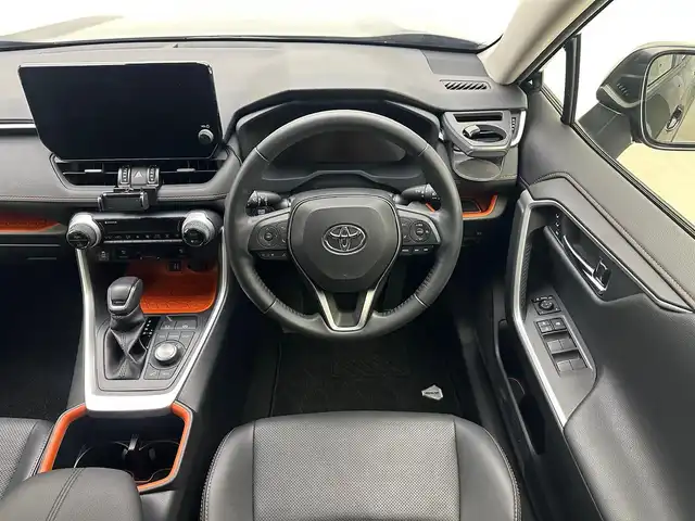 トヨタ ＲＡＶ４ アドベンチャー 兵庫県 2022(令4)年 3.2万km アティチュードブラックマイカ ・純正ディスプレイオーディオ/・純正メモリナビ/・ＪＡＯＳスポイラー/・バックカメラ/・ビルドインＥＴＣ２．０/・ドラレコ内臓デジタルインナーミラー/・スライディングガラスルーフ/・４ＷＤ/・ＬＥＤヘッドライト/・ＬＥＤフォグランプ/・オートライト/・オートハイビーム/・前後コーナーセンサー/・衝突軽減ブレーキ/・レーンキープアシスト/・追従クルーズコントロール/・ブラインドスポットモニター/・ステアリングヒーター/・シートヒーターD/N/・エアシートD/N/・レザーシート/・パワーシートD席のみ/・純正フロアマット/・純正19インチアルミホイール/・スマートキー/・スペアキー1本