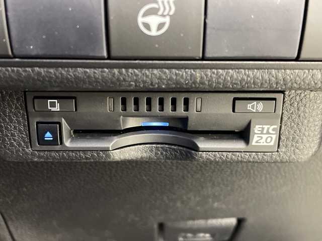 トヨタ カローラ ハイブリット ダブルバイビー 群馬県 2021(令3)年 0.3万km ホワイトパールクリスタルシャイン 純正８型ナビ　バックカメラ　ＢＳＭ　ビルトインＥＴＣ２．０　前後ドラレコ　ハーフレザーシート　シートヒーター　衝突被害軽減ブレーキ　レーンアシスト　アダプティブクルーズコントロール　LEDライト　禁煙