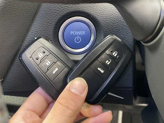 トヨタ カローラ ハイブリット ダブルバイビー 群馬県 2021(令3)年 0.3万km ホワイトパールクリスタルシャイン 純正８型ナビ　バックカメラ　ＢＳＭ　ビルトインＥＴＣ２．０　前後ドラレコ　ハーフレザーシート　シートヒーター　衝突被害軽減ブレーキ　レーンアシスト　アダプティブクルーズコントロール　LEDライト　禁煙