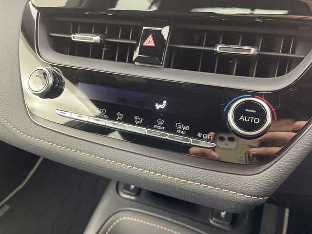 トヨタ カローラ ハイブリット ダブルバイビー 群馬県 2021(令3)年 0.3万km ホワイトパールクリスタルシャイン 純正８型ナビ　バックカメラ　ＢＳＭ　ビルトインＥＴＣ２．０　前後ドラレコ　ハーフレザーシート　シートヒーター　衝突被害軽減ブレーキ　レーンアシスト　アダプティブクルーズコントロール　LEDライト　禁煙