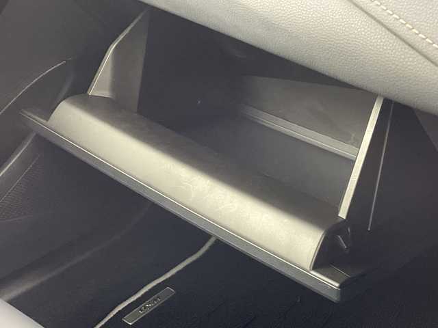 トヨタ カローラ ハイブリット ダブルバイビー 群馬県 2021(令3)年 0.3万km ホワイトパールクリスタルシャイン 純正８型ナビ　バックカメラ　ＢＳＭ　ビルトインＥＴＣ２．０　前後ドラレコ　ハーフレザーシート　シートヒーター　衝突被害軽減ブレーキ　レーンアシスト　アダプティブクルーズコントロール　LEDライト　禁煙