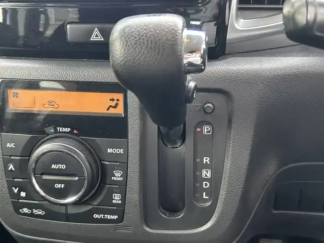 スズキ スペーシア カスタム GS 愛知県 2014(平26)年 8.7万km パールホワイト 社外メモリナビ(FM/AM/CD/USB)/両側スライドドア/HIDヘッドライト/フォグランプ/純正AW14インチ/電動格納ミラー/純正フロアマット/アイドリングストップ/オートライト/ドアバイザー/プッシュスタート/スマートキー・スペアキー１本/ABS/取扱説明書