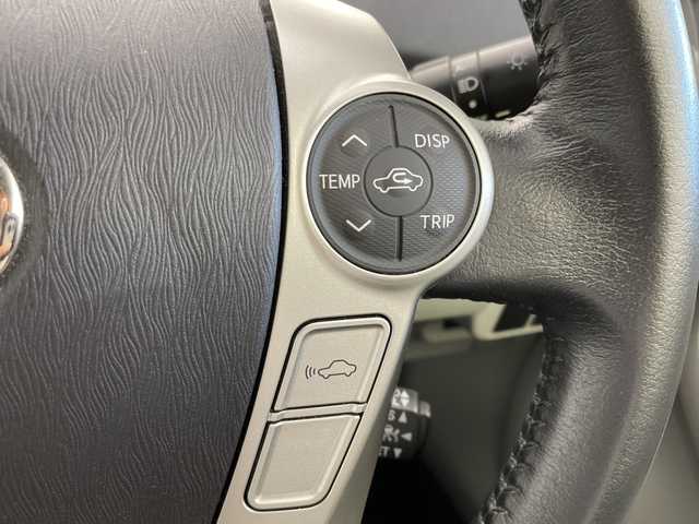 トヨタ プリウス ＰＨＶ G レザーパッケージ 新潟県 2012(平24)年 6.2万km シルバーM 純正メモリナビ/　フルセグTV/Bluetooth/CD/DVD/USB/レーダークルーズコントロール/ヘッドアップディスプレイ/D席パワーシート/レザーシート/前席シートヒーター/コーナーセンサー/バックモニター/ビルトインETC/横滑り防止装置/充電ケーブル/レザーステアリング/ステアリングスイッチ