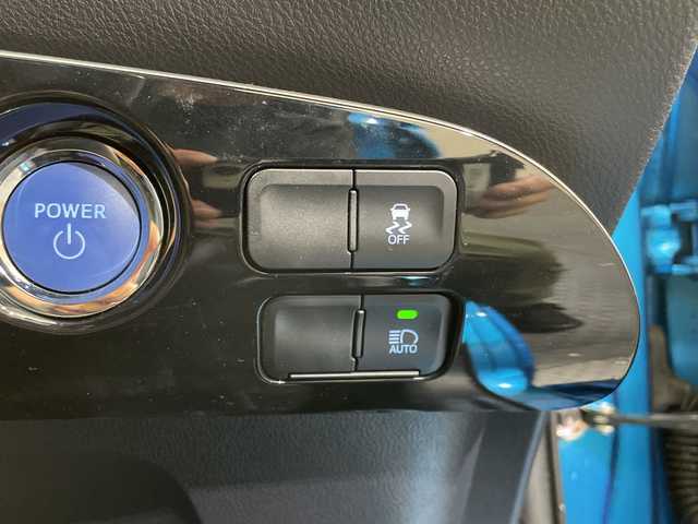 トヨタ プリウス Sツーリングセレクション 愛媛県 2019(平31)年 6.5万km ブルーM ９型ナビ/フルセグ／Ｂｌｕｅｔｏｏｔｈ／ＣＤ／ＤＶＤ/ＥＴＣ/前後ドライブレコーダー/クルーズコントロール/合皮シート/ＤＮ席シートヒーター/前後コーナーセンサー/レーンキープアシスト/LEDヘッドライト/オートマチックハイビーム/レーンキープアシスト