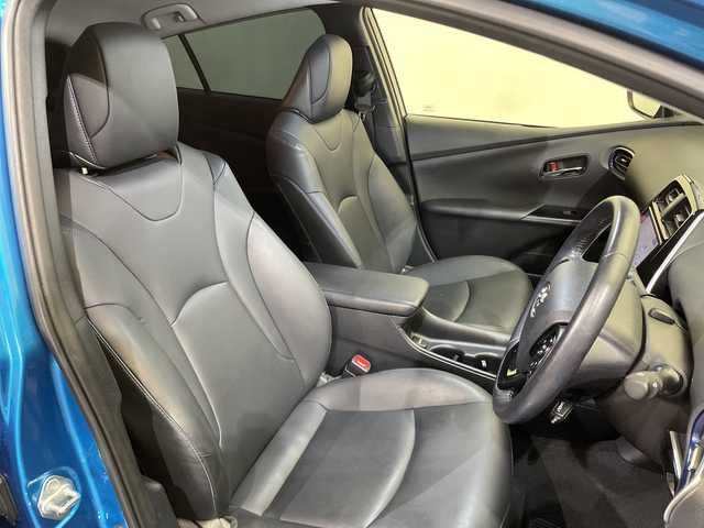 トヨタ プリウス Sツーリングセレクション 愛媛県 2019(平31)年 6.5万km ブルーM ９型ナビ/フルセグ／Ｂｌｕｅｔｏｏｔｈ／ＣＤ／ＤＶＤ/ＥＴＣ/前後ドライブレコーダー/クルーズコントロール/合皮シート/ＤＮ席シートヒーター/前後コーナーセンサー/レーンキープアシスト/LEDヘッドライト/オートマチックハイビーム/レーンキープアシスト