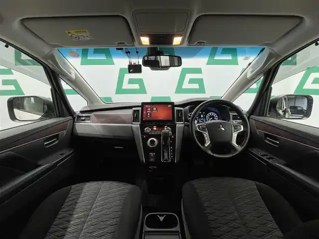 三菱 デリカＤ：５ G パワーパッケージ 鹿児島県 2021(令3)年 5万km ウォームホワイトパール 純正10.1インチナビ/フルセグTV/BT/CD/DVD/MSV/マルチアラウンドモニター/e-Assist/両側パワースライドドア/エレクトリックテールゲート/レーダークルーズコントロール/運転席パワーシート/前席シートヒーター/ステアリングヒーター/パドルシフト/AC100V電源/LEDヘッドライト/社外ドライブレコーダー/ETC/純正18インチアルミホイール/純正フロアマット