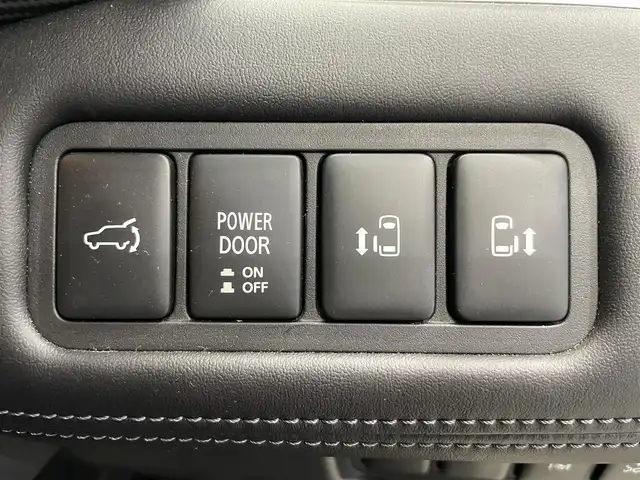 三菱 デリカＤ：５ G パワーパッケージ 鹿児島県 2021(令3)年 5万km ウォームホワイトパール 純正10.1インチナビ/フルセグTV/BT/CD/DVD/MSV/マルチアラウンドモニター/e-Assist/両側パワースライドドア/エレクトリックテールゲート/レーダークルーズコントロール/運転席パワーシート/前席シートヒーター/ステアリングヒーター/パドルシフト/AC100V電源/LEDヘッドライト/社外ドライブレコーダー/ETC/純正18インチアルミホイール/純正フロアマット