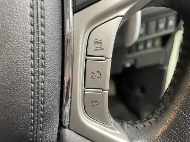 三菱 デリカＤ：５ G パワーパッケージ 鹿児島県 2021(令3)年 5万km ウォームホワイトパール 純正10.1インチナビ/フルセグTV/BT/CD/DVD/MSV/マルチアラウンドモニター/e-Assist/両側パワースライドドア/エレクトリックテールゲート/レーダークルーズコントロール/運転席パワーシート/前席シートヒーター/ステアリングヒーター/パドルシフト/AC100V電源/LEDヘッドライト/社外ドライブレコーダー/ETC/純正18インチアルミホイール/純正フロアマット