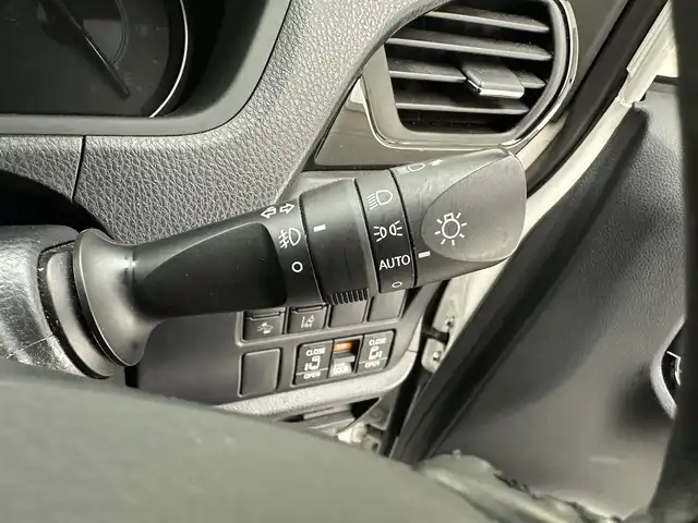 トヨタ ヴォクシー ZS 煌Ⅱ 兵庫県 2019(平31)年 5.3万km ホワイトパールクリスタルシャイン ALPINE11型SDナビ/フルセグ CD DVD BT MSV/バックカメラ/ETC/クルーズコントロール/コーナーセンサー/プリクラッシュセーフティー/LDA/ドライブレコーダー/両側パワースライドドア/LEDヘッドライト/LEDフォグ/オートライト/オートハイビーム/社外16インチアルミホイール/アイドリングストップ/純正ドアバイザー/スマートキー/スペアキー