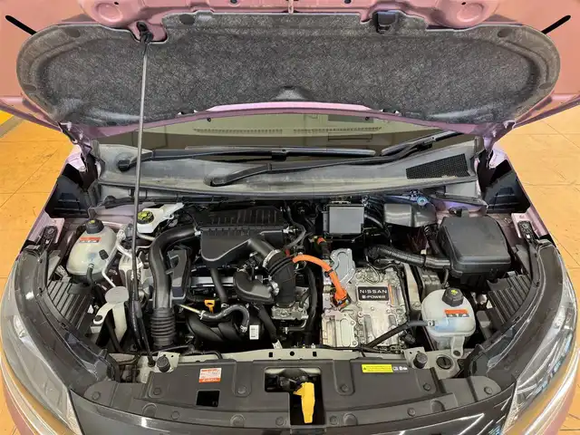 日産 ノート X 群馬県 2021(令3)年 6.7万km ピンク 安全装備/・衝突軽減ブレーキ/・コーナーセンサー/・車線逸脱装置/・ブラインドスポット/・デジタルインナーミラー/・アラウンドビューモニター/・オートライト/・オートマチックハイビーム/・SOSコール/・横滑り防止/純正コネクトナビ/・AM/FM/Bluetooth/・USB/フルセグTV/HDMI/前後ドライブレコーダー/純正フロアマット/純正ドアバイザー/ETC2.0/オートホールド/電動パーキング/プッシュスタート/スマートキー