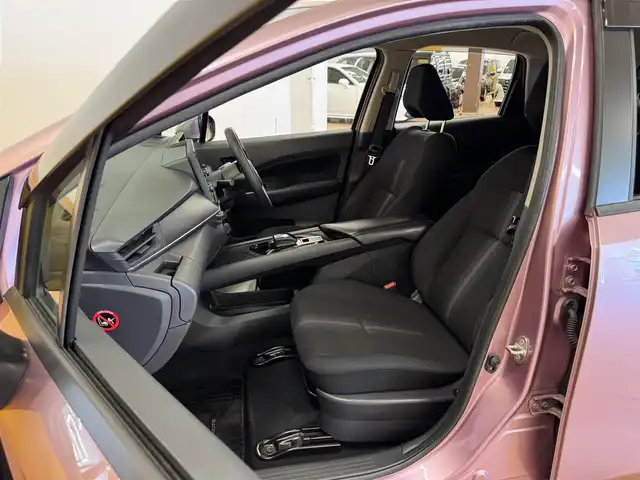 日産 ノート X 群馬県 2021(令3)年 6.7万km ピンク 安全装備/・衝突軽減ブレーキ/・コーナーセンサー/・車線逸脱装置/・ブラインドスポット/・デジタルインナーミラー/・アラウンドビューモニター/・オートライト/・オートマチックハイビーム/・SOSコール/・横滑り防止/純正コネクトナビ/・AM/FM/Bluetooth/・USB/フルセグTV/HDMI/前後ドライブレコーダー/純正フロアマット/純正ドアバイザー/ETC2.0/オートホールド/電動パーキング/プッシュスタート/スマートキー