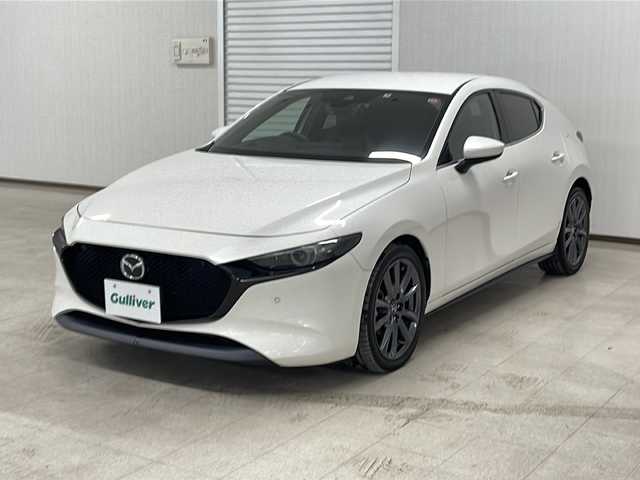 マツダ マツダ３ファストバック 20S バーガンディセレクション 熊本県 2019(令1)年 4.8万km スノーフレイクホワイトパールマイカ 純正メモリナビ（AM/FM/CD/DVD/Bluetooth/フルセグTV）/バックカメラ/ETC/レーダークルーズコントロール/シートヒーター/パワーシート/メモリシート/レザー調シート/ステアリングヒーター/横滑り防止装置/レーンキープアシスト/コーナーセンサー/衝突軽減システム/オートライト/オートマチックハイビーム/プッシュスタート/スマートキー/純正18インチＡＷ
