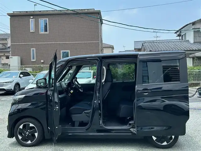 日産 ルークス ハイウェイスター X 熊本県 2021(令3)年 4.3万km ブラック 衝突軽減ブレーキ/プッシュスタート/純正ナビ/（CD・DVD・フルセグTV・BTオーディオ・SD）/アラウンドビューモニター/ETC/ドライブレコーダー/純正14インチAW/片側パワースライドドア/LEDヘッドライト/オートライト/LEDフォグライト/前後コーナーセンサー/横滑り防止装置/ウィンカーミラー/純正フロアマット/純正ドアバイザー