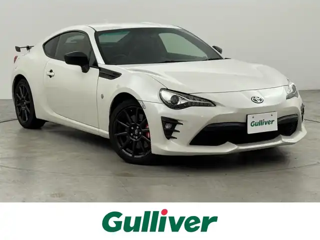 トヨタ ８６ GT リミテッド ブラックPKG 福岡県 2017(平29)年 9.8万km クリスタルホワイトパール ブレンボキャリパ　/社外リアスポイラー　/取説/保証書/純正アルミホイール　/ＬＥＤヘッドライト　/ＬＥＤフォグランプ　/ハーフレザー　/Ｄ／Ｎシートヒーター　/ＨＤＭＩ　/純正ナビ　/ドラレコ　ＣＤ／ＢＴ／ＵＳＢ　/スペアキー