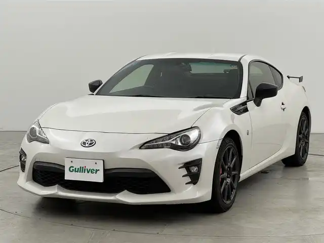 トヨタ ８６ GT リミテッド ブラックPKG 福岡県 2017(平29)年 9.8万km クリスタルホワイトパール ブレンボキャリパ　/社外リアスポイラー　/取説/保証書/純正アルミホイール　/ＬＥＤヘッドライト　/ＬＥＤフォグランプ　/ハーフレザー　/Ｄ／Ｎシートヒーター　/ＨＤＭＩ　/純正ナビ　/ドラレコ　ＣＤ／ＢＴ／ＵＳＢ　/スペアキー