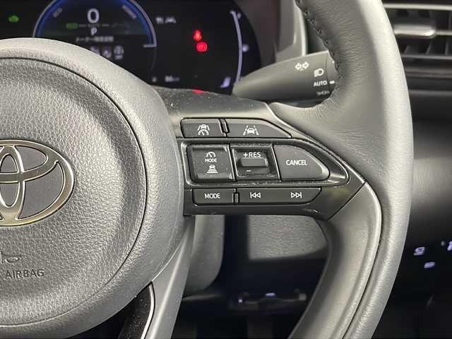 トヨタ ヤリスクロス ハイブリッド G 埼玉県 2024(令6)年 1.3万km パール 純正ディスプレイオーディオ/全方位カメラ/前後ドラレコ/ETC2.0 /純正フロアマット/電格ミラー/ブレーキホールド