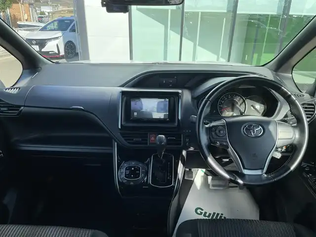 トヨタ ヴォクシー ZS 煌Ⅱ 和歌山県 2019(令1)年 6.2万km ホワイトパールクリスタルシャイン 社外ナビ/バックカメラ/衝突軽減ブレーキ/クルーズコントロール/オートライト/レーンキープアシスト/前後コーナーセンサー/両側パワスラ/ドラレコ/ETC/フルオートパワーウィンドウ/LEDヘッドライト/フォグランプ/後席サンシェード