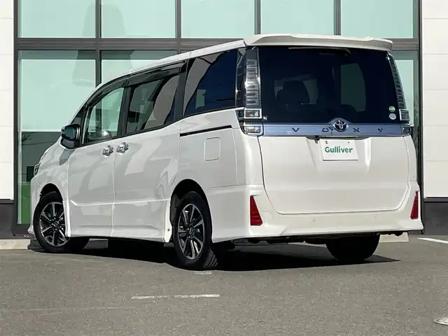 トヨタ ヴォクシー ZS 煌Ⅱ 和歌山県 2019(令1)年 6.2万km ホワイトパールクリスタルシャイン 社外ナビ/バックカメラ/衝突軽減ブレーキ/クルーズコントロール/オートライト/レーンキープアシスト/前後コーナーセンサー/両側パワスラ/ドラレコ/ETC/フルオートパワーウィンドウ/LEDヘッドライト/フォグランプ/後席サンシェード
