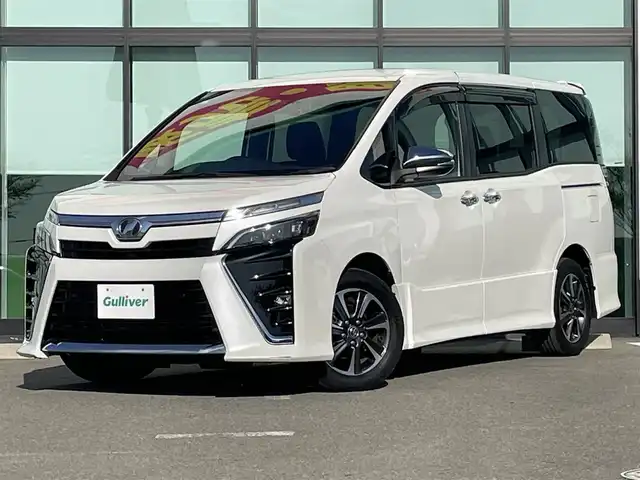 トヨタ ヴォクシー ZS 煌Ⅱ 和歌山県 2019(令1)年 6.2万km ホワイトパールクリスタルシャイン 社外ナビ/バックカメラ/衝突軽減ブレーキ/クルーズコントロール/オートライト/レーンキープアシスト/前後コーナーセンサー/両側パワスラ/ドラレコ/ETC/フルオートパワーウィンドウ/LEDヘッドライト/フォグランプ/後席サンシェード