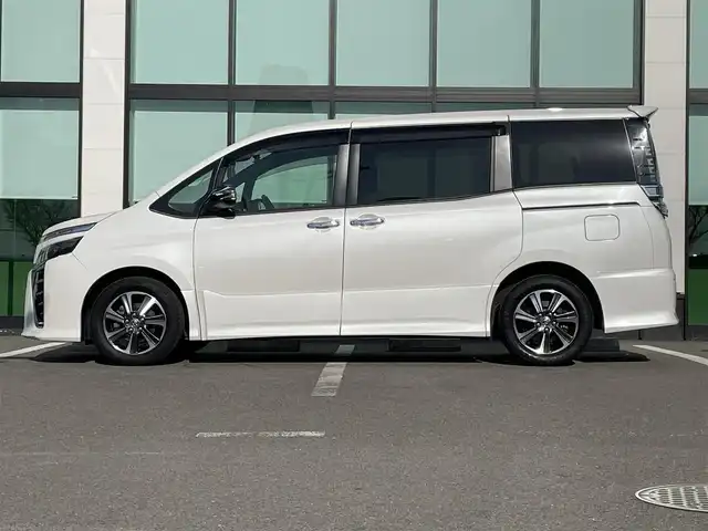 トヨタ ヴォクシー ZS 煌Ⅱ 和歌山県 2019(令1)年 6.2万km ホワイトパールクリスタルシャイン 社外ナビ/バックカメラ/衝突軽減ブレーキ/クルーズコントロール/オートライト/レーンキープアシスト/前後コーナーセンサー/両側パワスラ/ドラレコ/ETC/フルオートパワーウィンドウ/LEDヘッドライト/フォグランプ/後席サンシェード