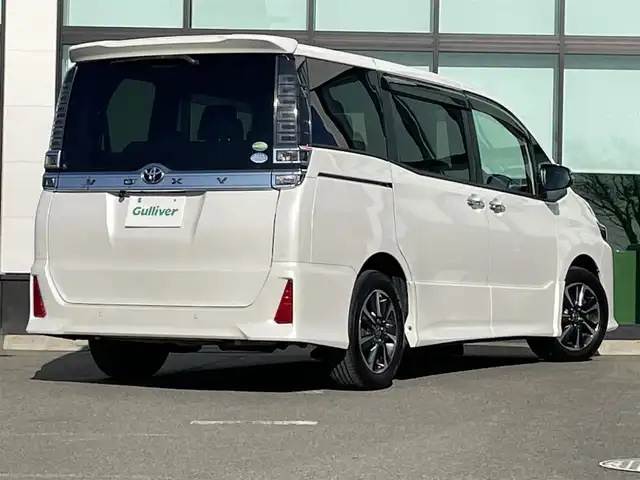 トヨタ ヴォクシー ZS 煌Ⅱ 和歌山県 2019(令1)年 6.2万km ホワイトパールクリスタルシャイン 社外ナビ/バックカメラ/衝突軽減ブレーキ/クルーズコントロール/オートライト/レーンキープアシスト/前後コーナーセンサー/両側パワスラ/ドラレコ/ETC/フルオートパワーウィンドウ/LEDヘッドライト/フォグランプ/後席サンシェード