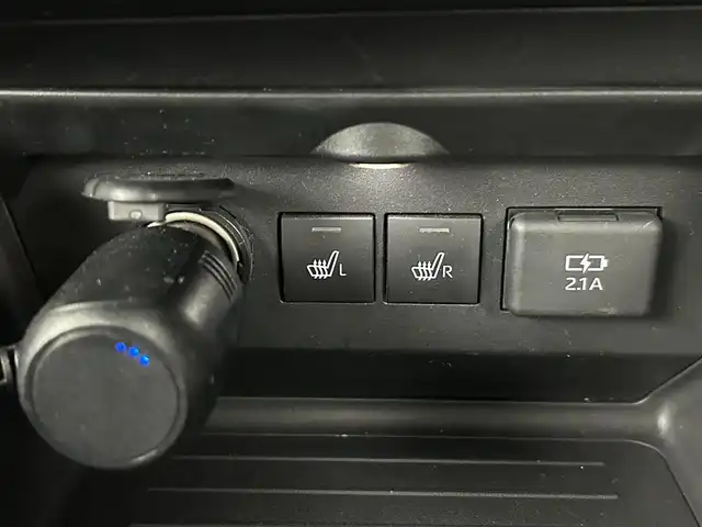 ダイハツ ロッキー G 福岡県 2021(令3)年 4.9万km ナチュラルベージュマイカM 社外ナビ　/バックカメラ　/ＥＴＣ　/アダプティブクルーズコントロール　/コーナーセンサー　/衝突被害軽減　/レーンキープ　/踏み間違い防止　/先行車発進お知らせ　/ＭＴモード付き　/シートヒーター　/純正１７インチＡＷ