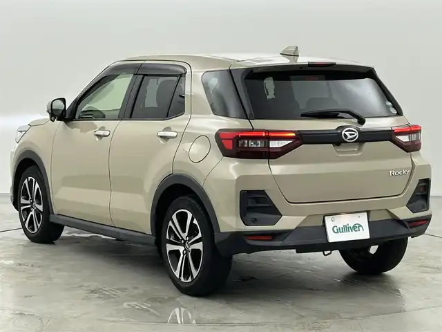 ダイハツ ロッキー G 福岡県 2021(令3)年 4.9万km ナチュラルベージュマイカM 社外ナビ　/バックカメラ　/ＥＴＣ　/アダプティブクルーズコントロール　/コーナーセンサー　/衝突被害軽減　/レーンキープ　/踏み間違い防止　/先行車発進お知らせ　/ＭＴモード付き　/シートヒーター　/純正１７インチＡＷ