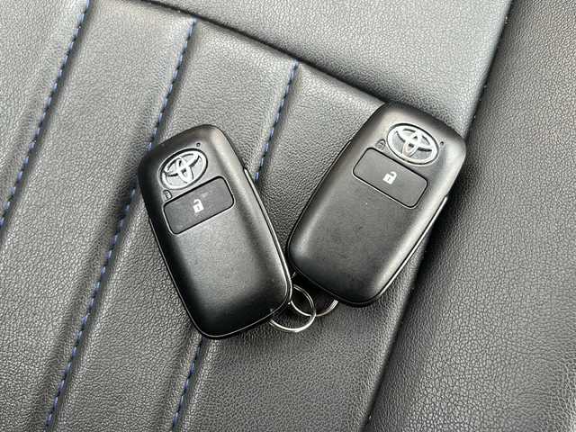 トヨタ ライズ Z 佐賀県 2019(令1)年 3.1万km シャイニングホワイトパール 純正ナビ/Bluetooth/ワンセグテレビ/ワンオーナー/バックカメラ、全周囲モニター/アイドリングストップ/衝突軽減システム/ETC/ヒートシーター/オートライト/オートエアコン/プッシュスタート/ステアリングスイッチ/電格ミラー/クリアランスソナー/スマートキー/スペアキー/取扱説明書/保証書/記録簿R４、２