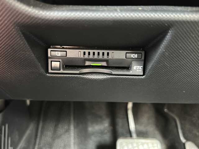 トヨタ ライズ Z 佐賀県 2019(令1)年 3.1万km シャイニングホワイトパール 純正ナビ/Bluetooth/ワンセグテレビ/ワンオーナー/バックカメラ、全周囲モニター/アイドリングストップ/衝突軽減システム/ETC/ヒートシーター/オートライト/オートエアコン/プッシュスタート/ステアリングスイッチ/電格ミラー/クリアランスソナー/スマートキー/スペアキー/取扱説明書/保証書/記録簿R４、２