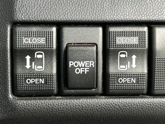 日産 ラフェスタ ハイウェイスターG 神奈川県 2016(平28)年 5.3万km 赤 純正7型SDナビゲーション【MM316D-A】/・BT/フルセグTV/CD/DVD/SD/バックカメラ/純正フリップダウンモニター/MTモード/両側電動スライドドア/アイドリングストップ機能/スマートキー/革巻きステアリング/ステアリングスイッチ/Autoライト/HIDヘッドライト/フォグランプ/シートリフター/トノカバー/電動格納ミラー/ウィンカーミラー/純正フロアマット/純正ドアバイザー/純正15インチアルミホイール