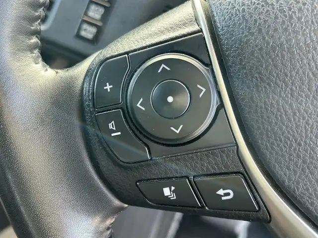 トヨタ エスクァイア ハイブリッド Gi プレミアムパッケージ ブラックテーラード 大阪府 2020(令2)年 6.8万km ホワイトパールクリスタルシャイン 純正１０インチナビ　/   フルセグＴＶ/CD/DVD/Bluetooth/トヨタセーフティセンス/コーナーセンサー　/バックモニター　/12.1インチフリップダウンモニター　/前席シートヒーター　/両側パワースライドドア　/前後ドライブレコーダー/オートマチックハイビーム/純正15インチアルミホイール/純正フロアマット　/ビルトインETC2.0/ＬＥＤ/取扱説明書/保証書/記録簿