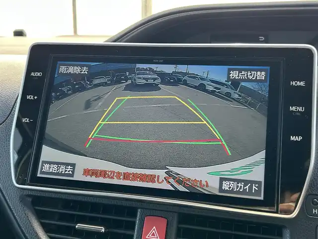 トヨタ エスクァイア ハイブリッド Gi プレミアムパッケージ ブラックテーラード 大阪府 2020(令2)年 6.8万km ホワイトパールクリスタルシャイン 純正１０インチナビ　/   フルセグＴＶ/CD/DVD/Bluetooth/トヨタセーフティセンス/コーナーセンサー　/バックモニター　/12.1インチフリップダウンモニター　/前席シートヒーター　/両側パワースライドドア　/前後ドライブレコーダー/オートマチックハイビーム/純正15インチアルミホイール/純正フロアマット　/ビルトインETC2.0/ＬＥＤ/取扱説明書/保証書/記録簿