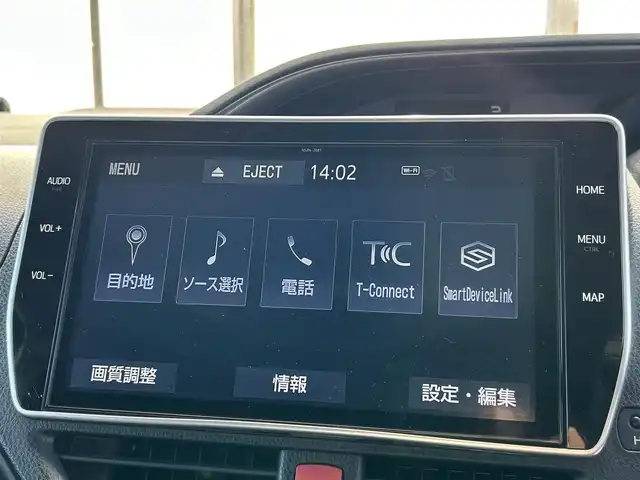 トヨタ エスクァイア ハイブリッド Gi プレミアムパッケージ ブラックテーラード 大阪府 2020(令2)年 6.8万km ホワイトパールクリスタルシャイン 純正１０インチナビ　/   フルセグＴＶ/CD/DVD/Bluetooth/トヨタセーフティセンス/コーナーセンサー　/バックモニター　/12.1インチフリップダウンモニター　/前席シートヒーター　/両側パワースライドドア　/前後ドライブレコーダー/オートマチックハイビーム/純正15インチアルミホイール/純正フロアマット　/ビルトインETC2.0/ＬＥＤ/取扱説明書/保証書/記録簿