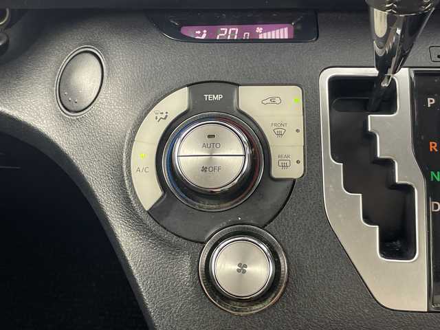 トヨタ シエンタ G クエロ 愛知県 2019(令1)年 5.5万km ブラックマイカ 禁煙車/純正９インチナビ/（CD/DVD/Bluetooth/フルセグTV/HDMI/USB)/全方位カメラ/トヨタセフティセンス/・プリクラッシュセーフティ/・レーンキープアシスト/・オートマチックハイビーム/・誤発進抑制機能/ETC/ドライブレコーダー/両側パワースライドドア/LEDヘッドライト/フロントフォグライト/オートライト/純正フロアマット/スマートキー/スペアキー有/プッシュスタート/横滑り防止装置