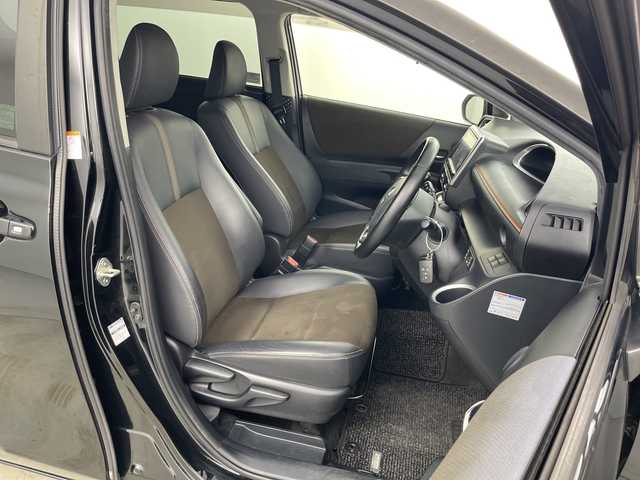 トヨタ シエンタ G クエロ 愛知県 2019(令1)年 5.5万km ブラックマイカ 禁煙車/純正９インチナビ/（CD/DVD/Bluetooth/フルセグTV/HDMI/USB)/全方位カメラ/トヨタセフティセンス/・プリクラッシュセーフティ/・レーンキープアシスト/・オートマチックハイビーム/・誤発進抑制機能/ETC/ドライブレコーダー/両側パワースライドドア/LEDヘッドライト/フロントフォグライト/オートライト/純正フロアマット/スマートキー/スペアキー有/プッシュスタート/横滑り防止装置