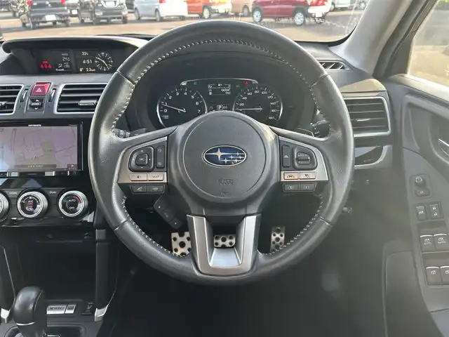 スバル フォレスター S－リミテッド 鹿児島県 2016(平28)年 5.3万km クリスタルブラックシリカ 4WD/車検R9年1月/メモリーナビ/フルセグ/バックカメラ/アイサイト/アドバイスドセーフティパッケージ/レーダークルーズコントロール/プリクラッシュセーフティ/アクティブレーンキープ/誤発進抑制機能/先行車発進告知/車線逸脱警報/ブラインドスポットモニター/LEDオートライト/パドルシフト/ハーフレザーシート/パワーシート/シートヒーター/スマートキー×2/ETC